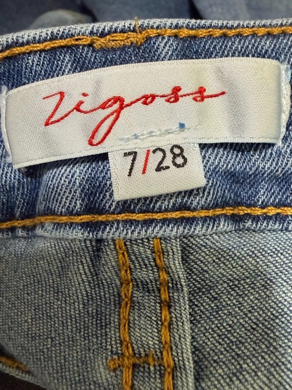 Vigoss Studded Denim Jean Shorts Silver Studs Raw Edge Hem